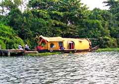 Alappuzha town, Western side of Vembanad Lake