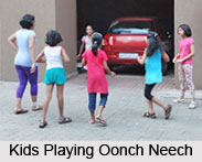 Oonch Neech, Traditional Game