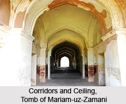 Architecture of the Tomb of Mariam-uz-Zamani