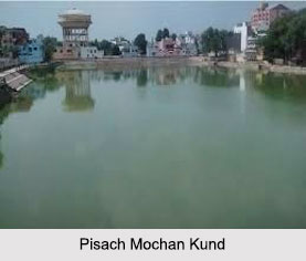 Kunds in Varanasi