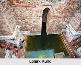 Kunds in Varanasi