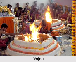 Religious rites and ceremonies in Hindu temples, India
