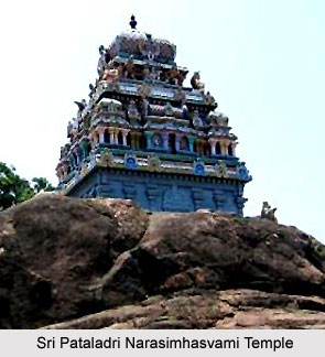 Architecture of Sri Pataladri Narasimhasvami Temple, Singaperumal Kovil