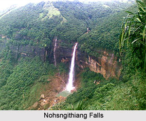 Nohsngithiang Falls, Meghalaya