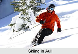 Skiing in Auli