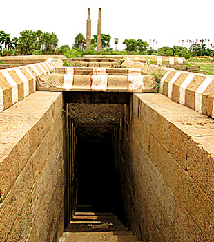 Architecture of Sri Sanjeevi Rayar temple, Ayyangar Kulam, South India