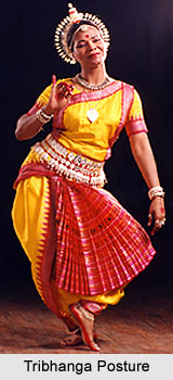 Tribhanga