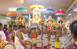 Varushapirappu , Tamil New Year