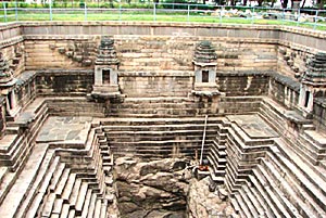 Architecture in Western Chalukya Dynasty - Stepped well in Lakhundi