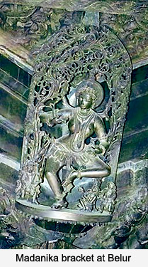 Madanika Bracket at Belur - Features of Hoysala Sculpture, Indian Sculpture