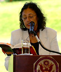  Bharati Mukherjee