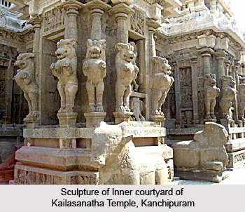 Sculpture Of Inner courtyard at Kailasanatha Temple